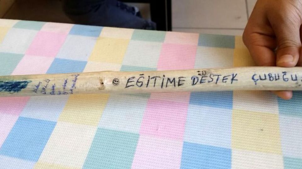 'Eğitime destek çubuğu' görevden etti