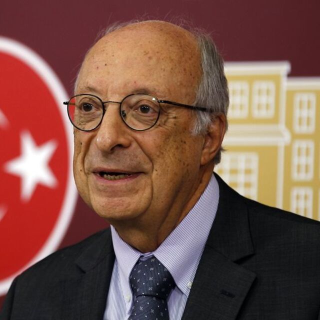 CHP'li Türmen odasında kilitli kaldı