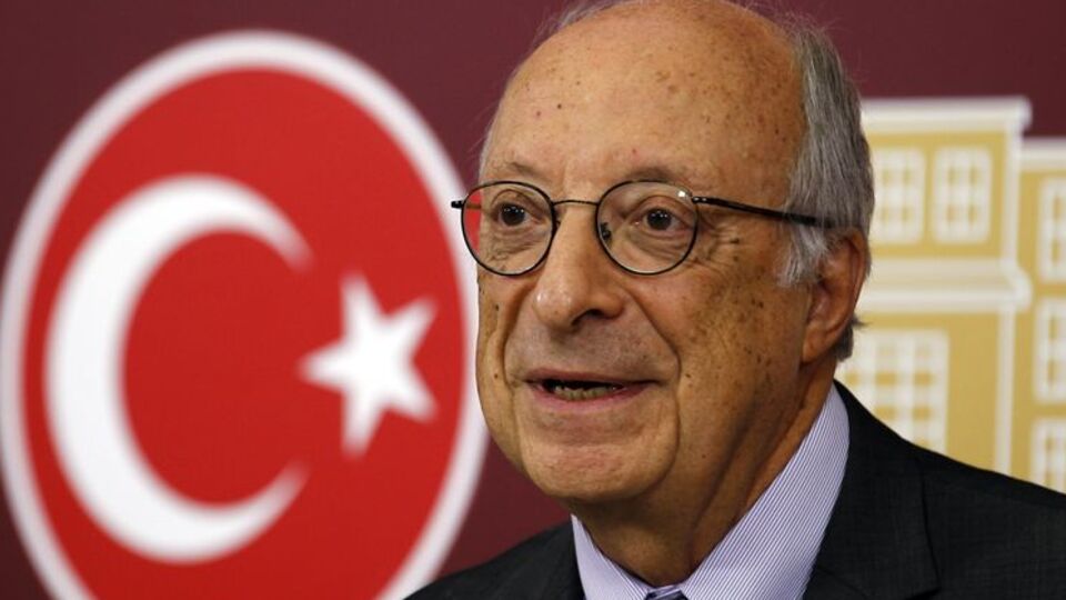 CHP'li Türmen odasında kilitli kaldı