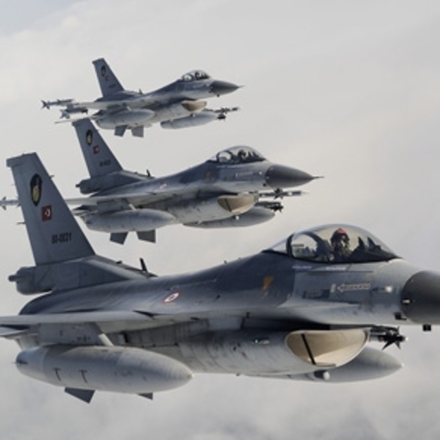 F-16 uçakları Süleyman Şah Türbesi'nde!