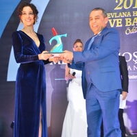 İlk ödülünü aldı!