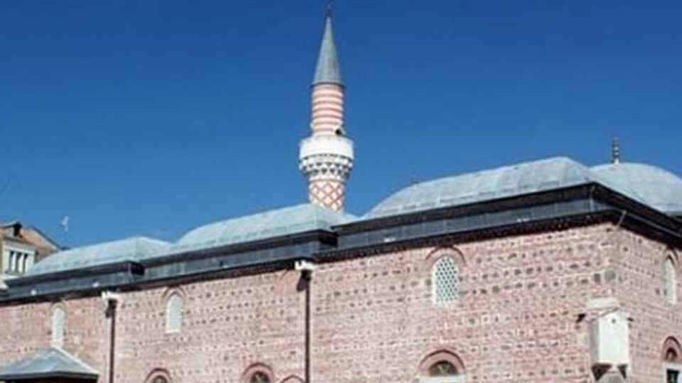 Bulgaristan'da camiye ırkçı saldırı