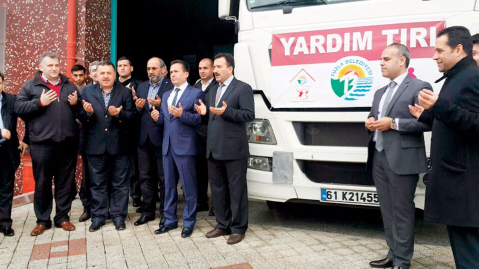 Tuzla'dan 42'nci yardım TIR'ı