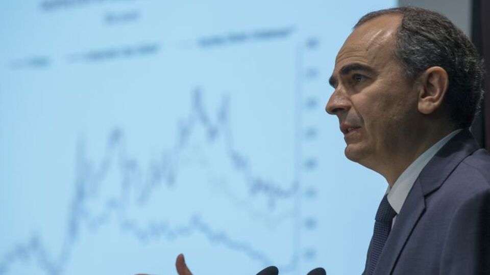 Merkez ilk silahını çekti!