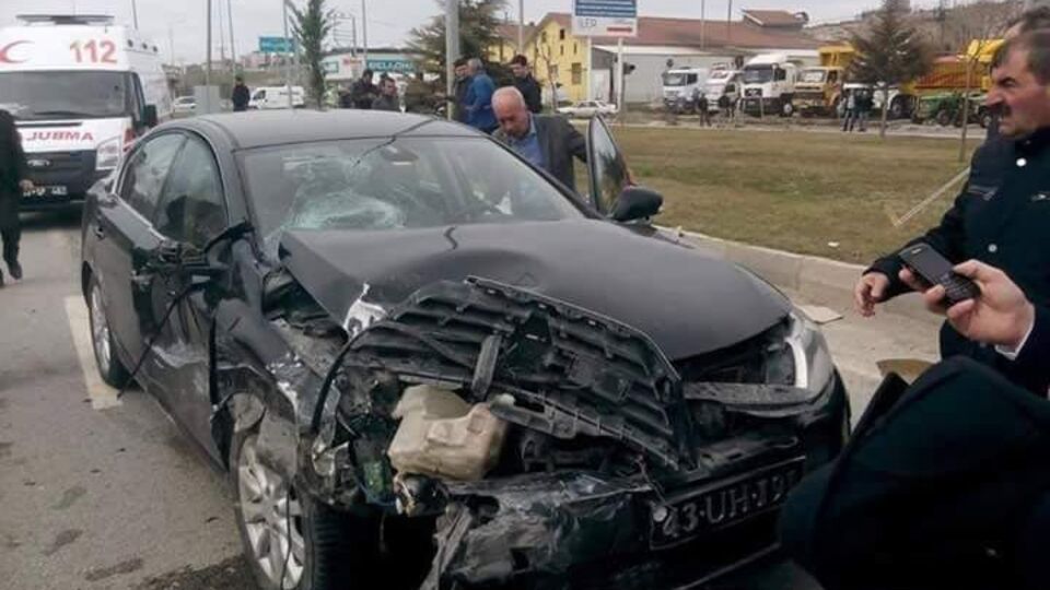 Belediye Başkanı Aşkın ve AK Parti'li Kavuncu kaza geçirdi