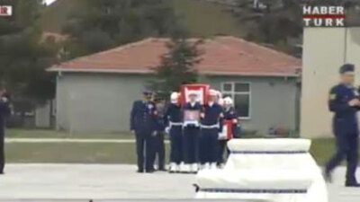 Türkiye şehitlerine ağlıyor