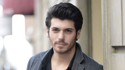 'Washington'da hukuk okudum, oyunculuğu seçtim'