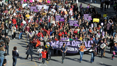Türkiye tek ses: Kadına şiddet bitsin!