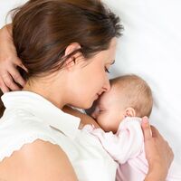 "Anne sütü bebeğe göre salgılanır"