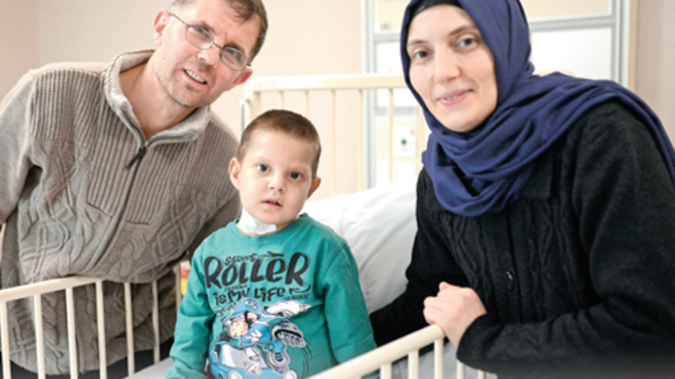 Organları ters ve 3 dalağı olan Muhammed, nakille ayağa kalktı