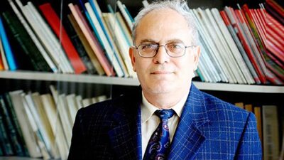 Ünlü profesör hayatını kaybetti