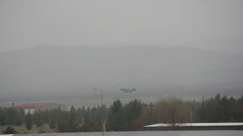 O uçaklar 'jübileyi' yaptı