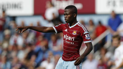 Bardakla kendini sakatladı