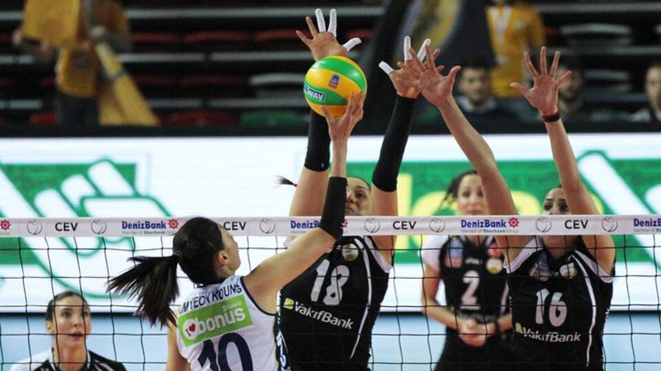 VakıfBank Fenerbahçe'yi eledi