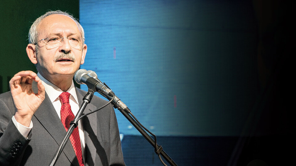 'Demokrasinin ilk koşulu halka hesap vermek'
