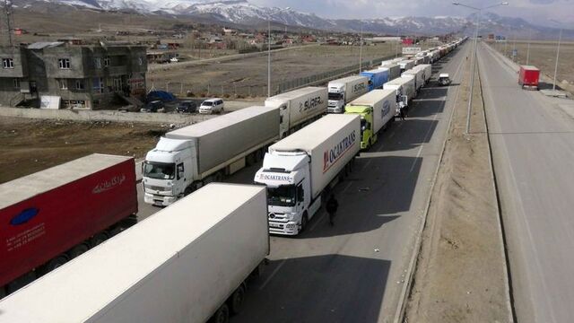 Gürbulak'ta 25 kilometrelik TIR kuyruğu