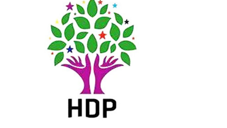 "Dışlanmamak için göğüslerimi bantladım"