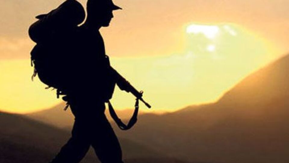 Şemdinli'de bir asker intihar etti