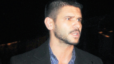 Sayışman'ın kaçamağı pes dedirtti!