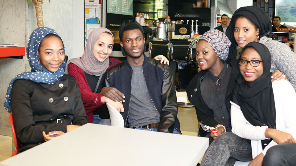 Saraydan öğrenciliğe