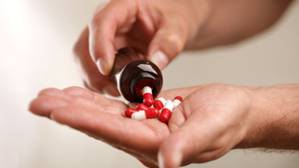 Leblebi gibi ilaç içiyoruz!