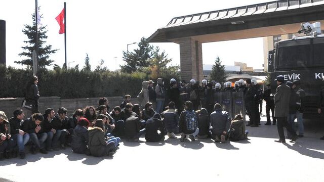 Kampüste Nevruz arbedesi