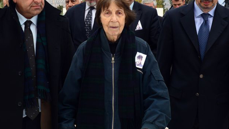 Davutoğlu'na cevap!