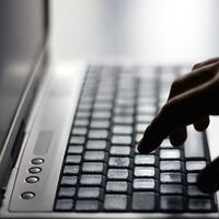 Fransa'da 5 internet sitesi kapatıldı