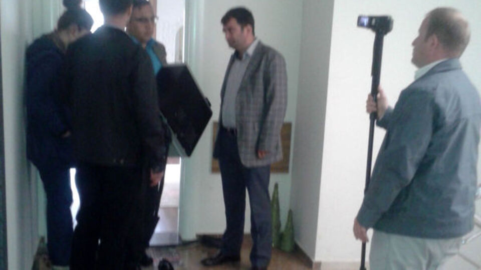 Adana'da 2 gazetecinin evinde arama