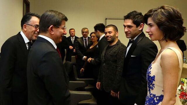 Davutoğlu, o filmin galasını kaçırmadı!
