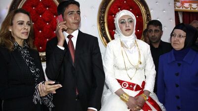 Dağdan inen gence Davutoğlu tebriği