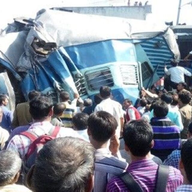 Hindistan'da tren faciası: 15 ölü, 150 yaralı