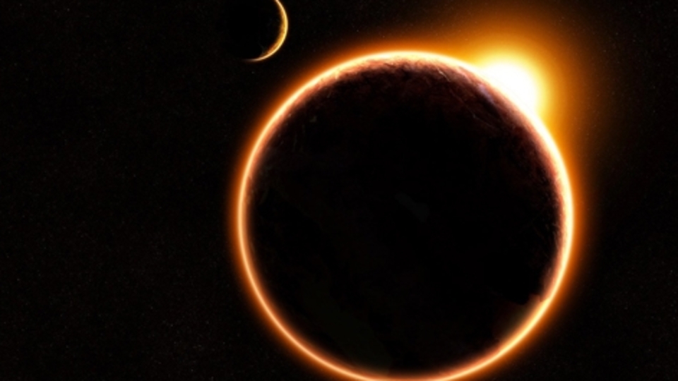 Hem Güneş hem Ay hem ekinoks