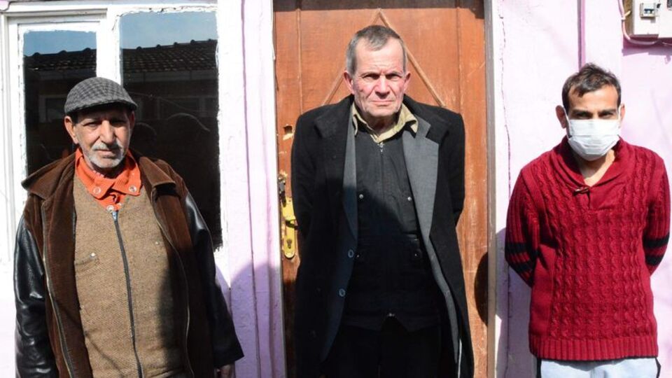 Komşusunu ağlarken görünce dayanamadı ve...