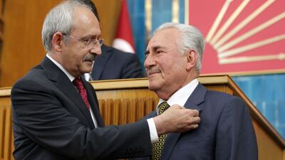 CHP'li Septioğlu AK Partili kardeşinden jest bekliyor