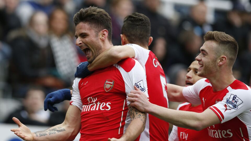 Arsenal'i Giroud taşıdı
