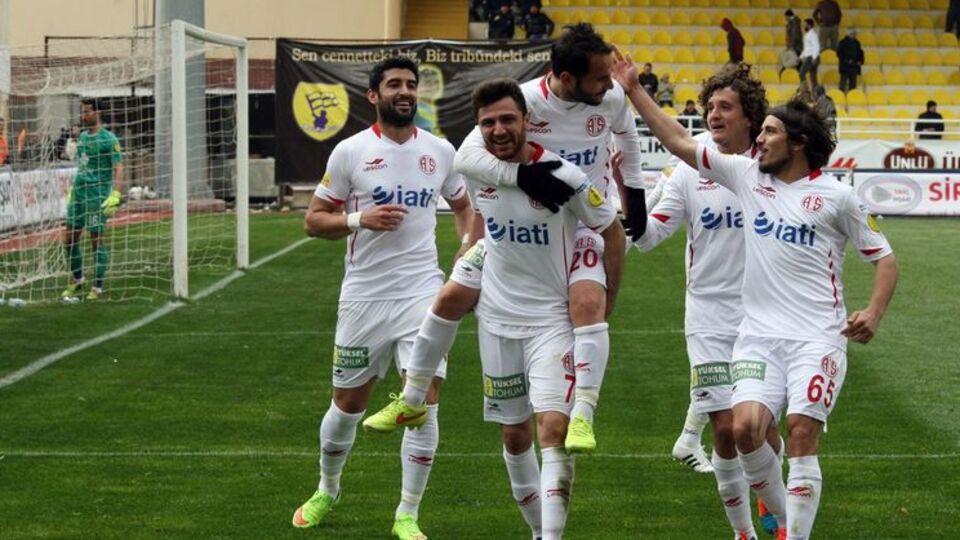 Antalya deplasmanda rahat kazandı