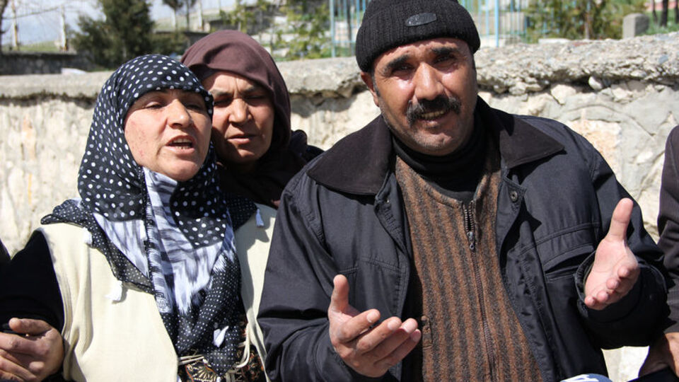 'Kızımıza iftira atıyor, tecavüz yüzünden öldürmedi'