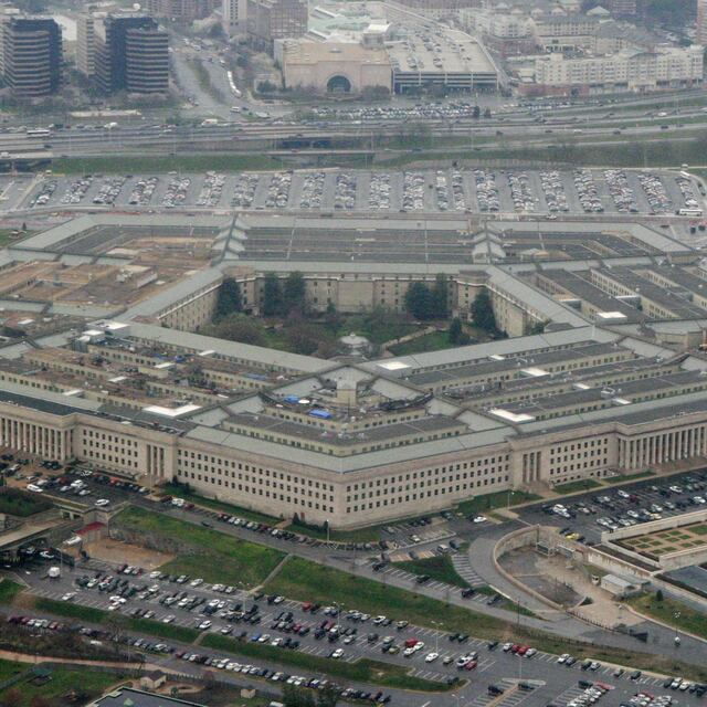 Pentagon IŞİD'e karşı harekete geçti