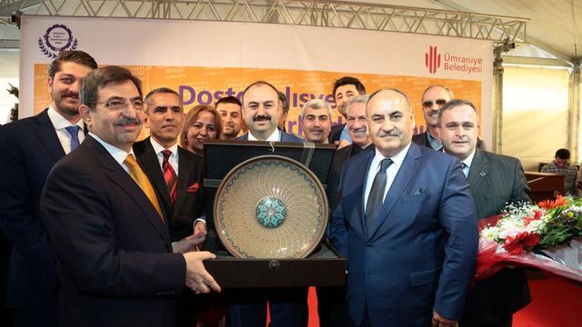 "27 Mayıs devrim değil katliamdır"
