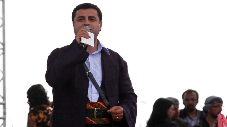 "Sen teksin ve yalnız olacaksın"