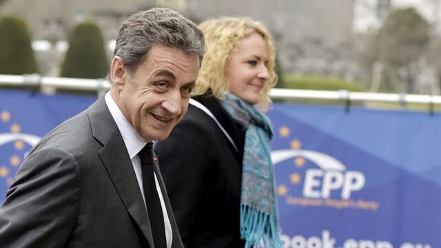 Fransa'da ilk turda zafer Sarkozy'nin