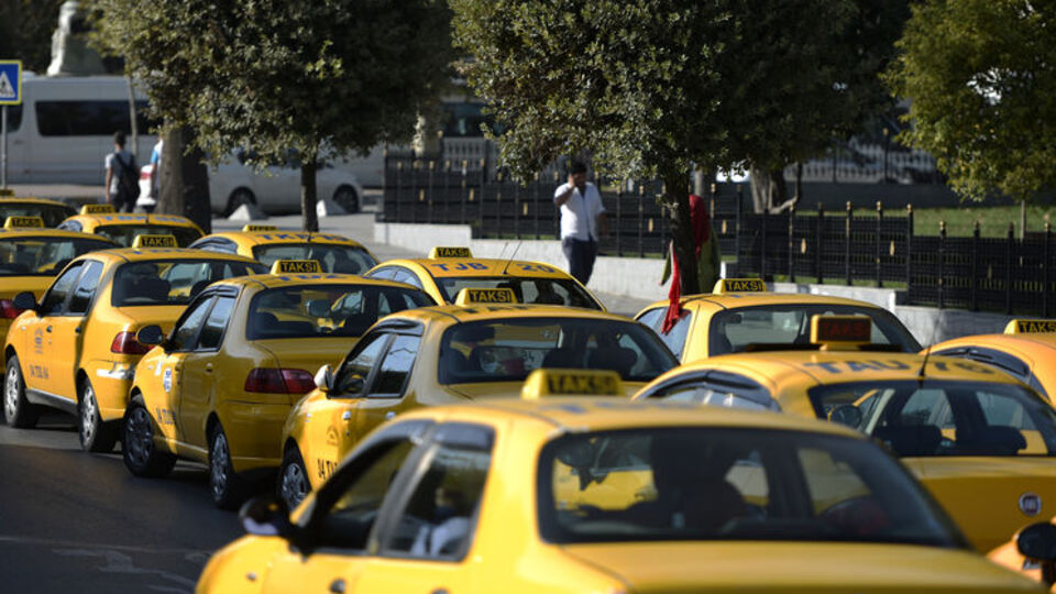 Sadece taksiciler taksi plakası alabilecek!