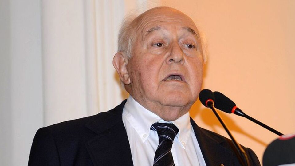 Duygun Yarsuvat'tan Uslu'ya cevap