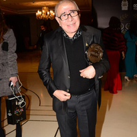 "Cem saray soytarısı"