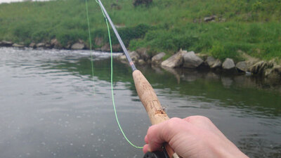 Amatör balıkçının oltasına ceset takıldı