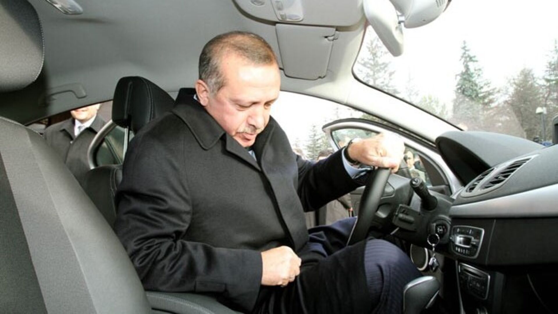 Erdoğan'ın makam aracına tüküren sanığa hakaret cezası ertelendi