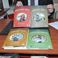 Öğretmen Öküz, Öğrenci Eşek adlı kitaplara inceleme