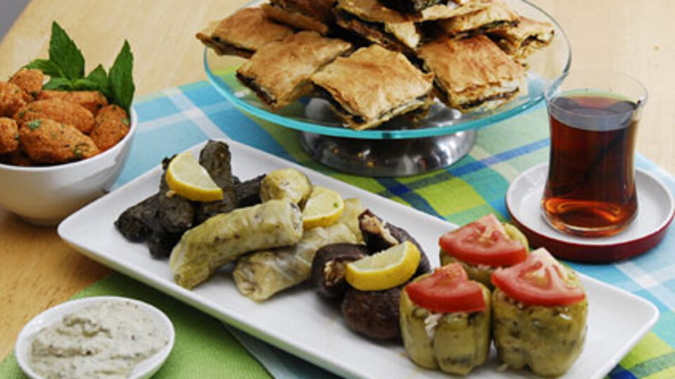 Yemek yerken çay içenler dikkat!