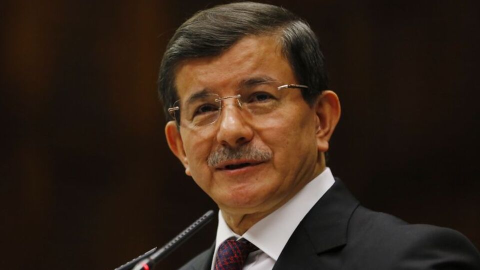 Başbakan Davutoğlu'ndan canlı yayında flaş açıklamalar